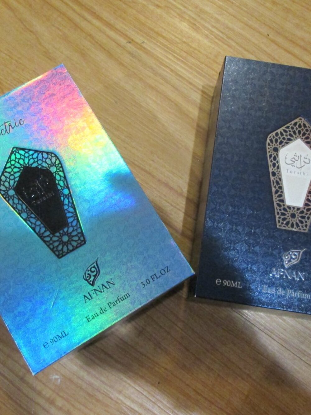 Stunning Men's Afnan Tarathi Blue and Tarathi Electric boxed great set